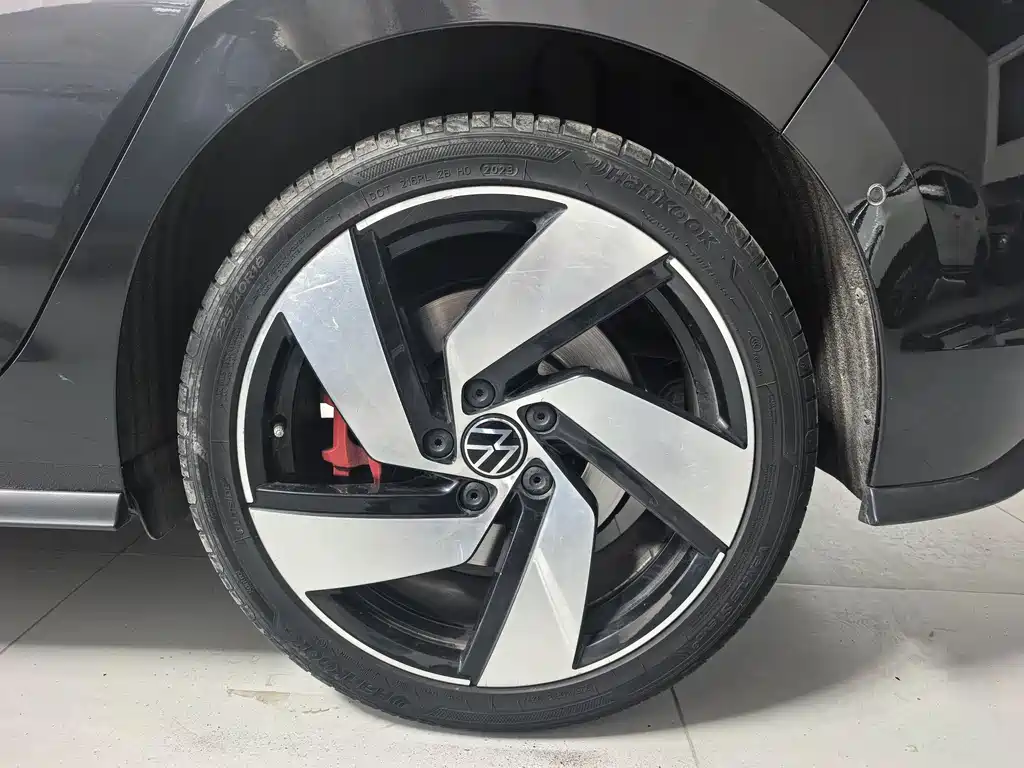 Volkswagen Golf GTI 2023 — фото 16