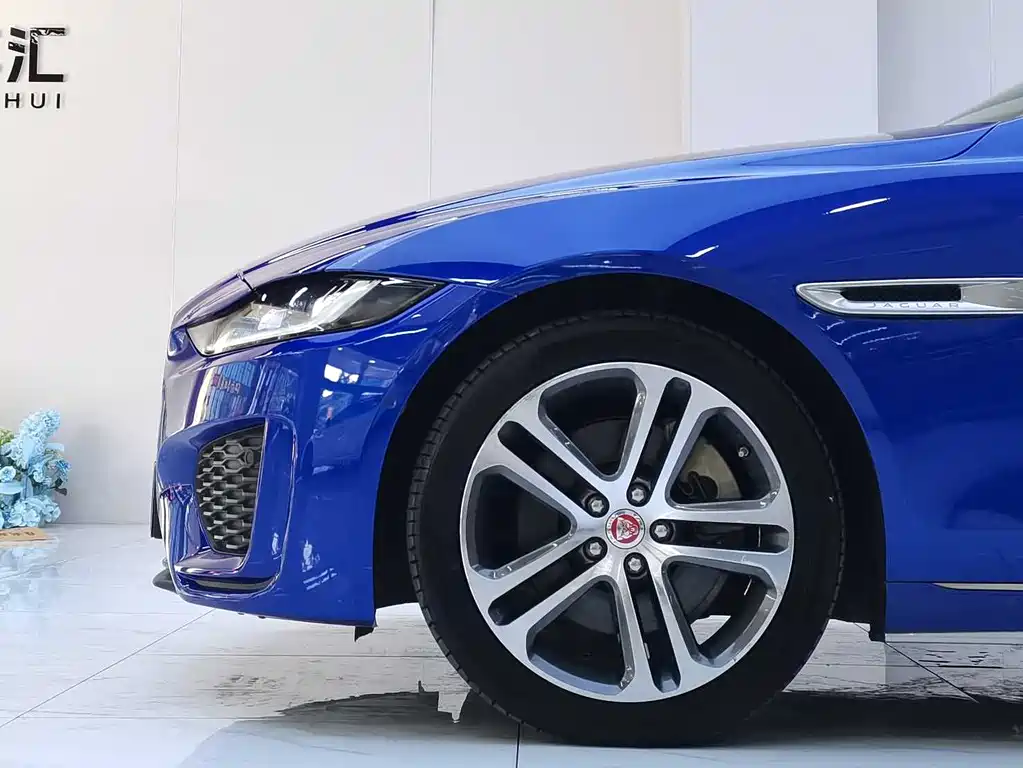 Jaguar XEL 2020 — фото 12