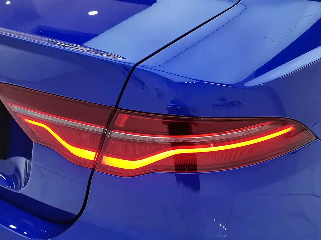 Jaguar XEL 2020 — фото 14