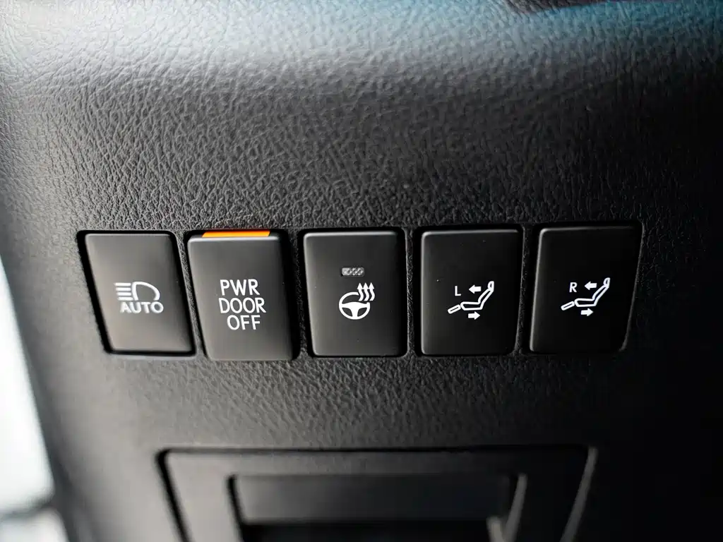 Lexus LM 2021 — фото 17