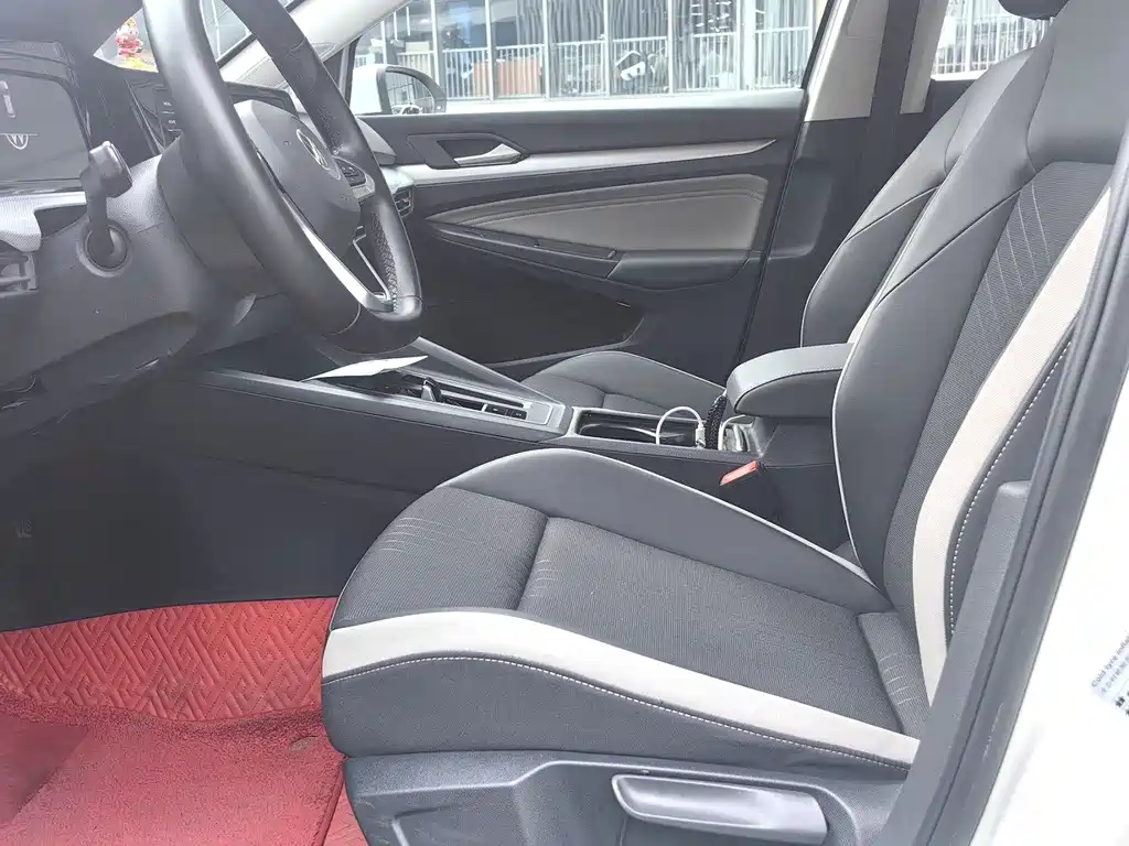 Volkswagen Golf 2021