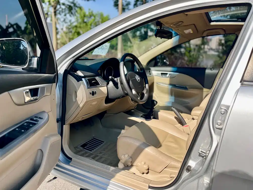 Buick Excelle 2014 — фото 10