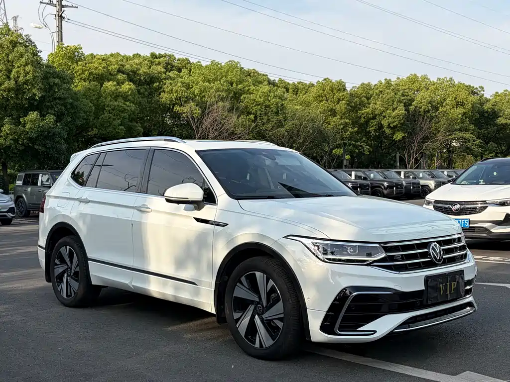 Volkswagen Tiguan L 2023
