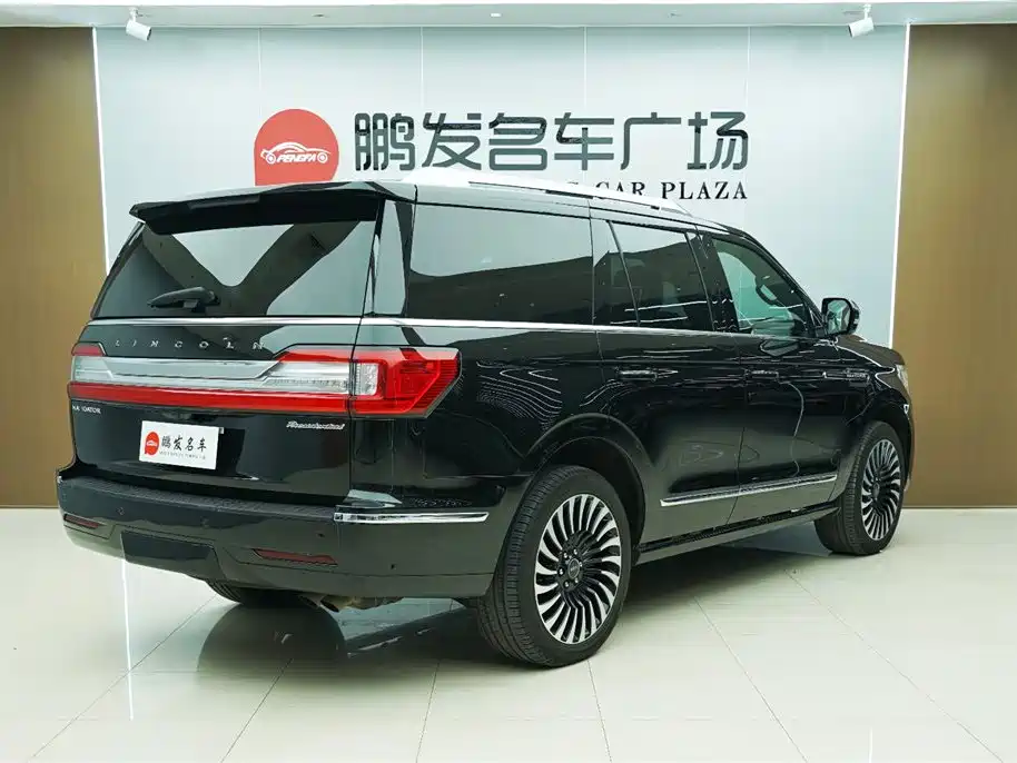 Lincoln Navigator 2022 — фото 18
