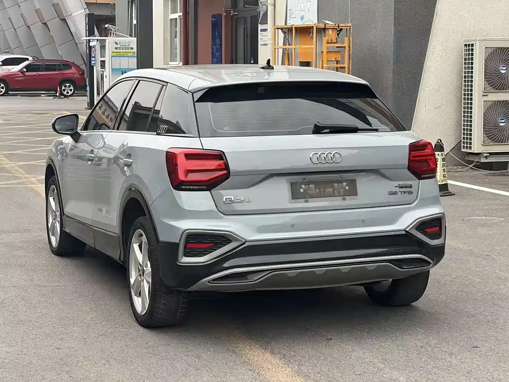 Audi Q2L 2023 — фото 12