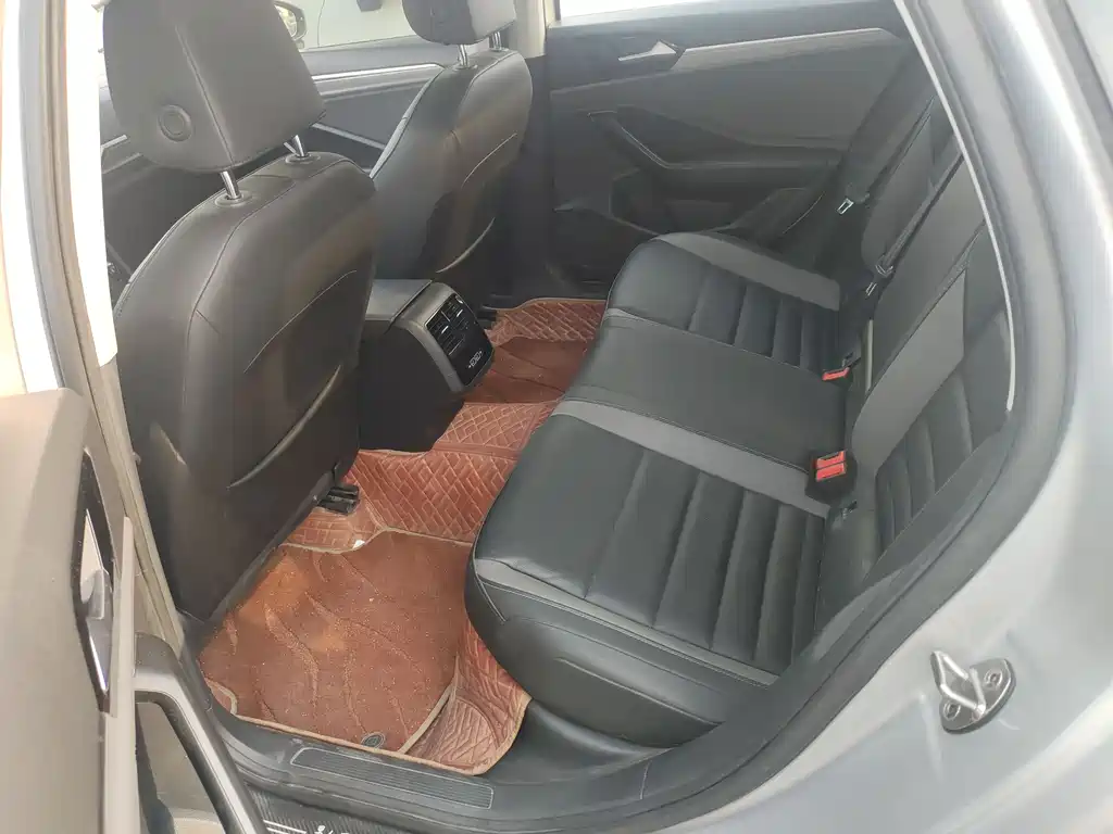 Volkswagen Sagitar 2020