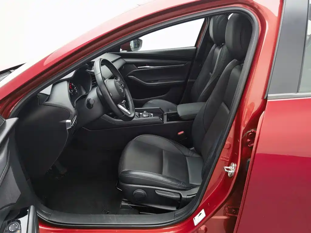 Mazda 3 Axela 2020 — фото 10