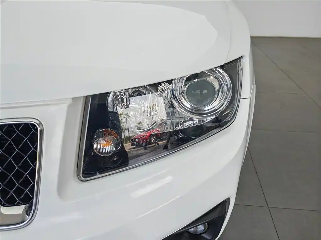Jeep Compass 2015 — фото 7