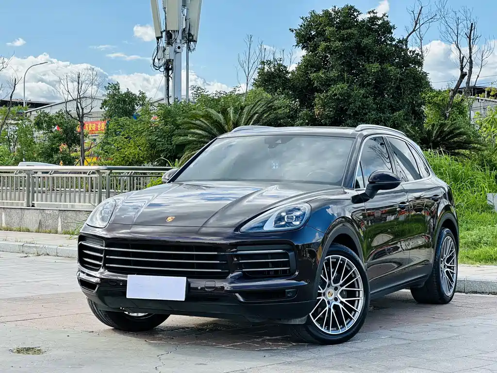 Porsche Cayenne 2018 — фото 1