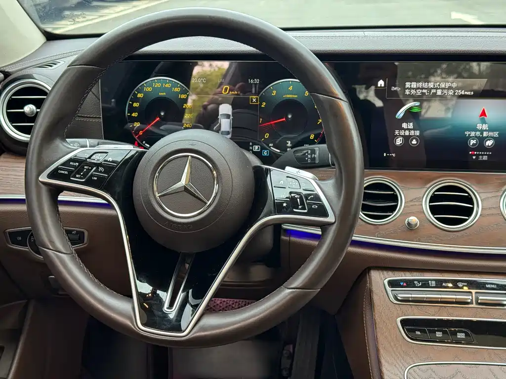 Mercedes-Benz E-Class 2022 — фото 11