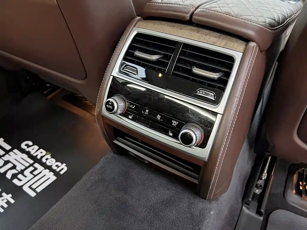 BMW 7 Series 2020 — фото 25