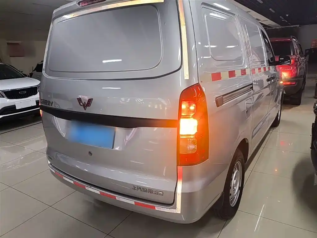 Wuling Hongguang V 2021 — фото 7