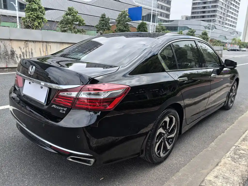 Honda Accord 2016 — фото 4