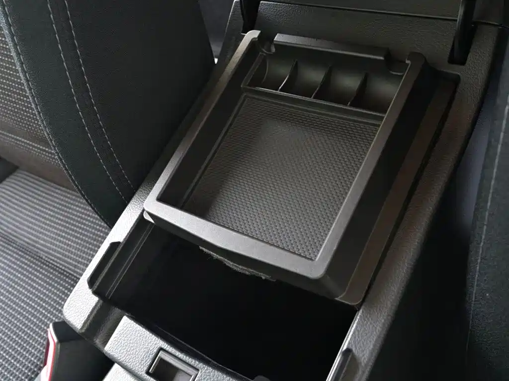 Subaru Legacy 2016 — фото 16