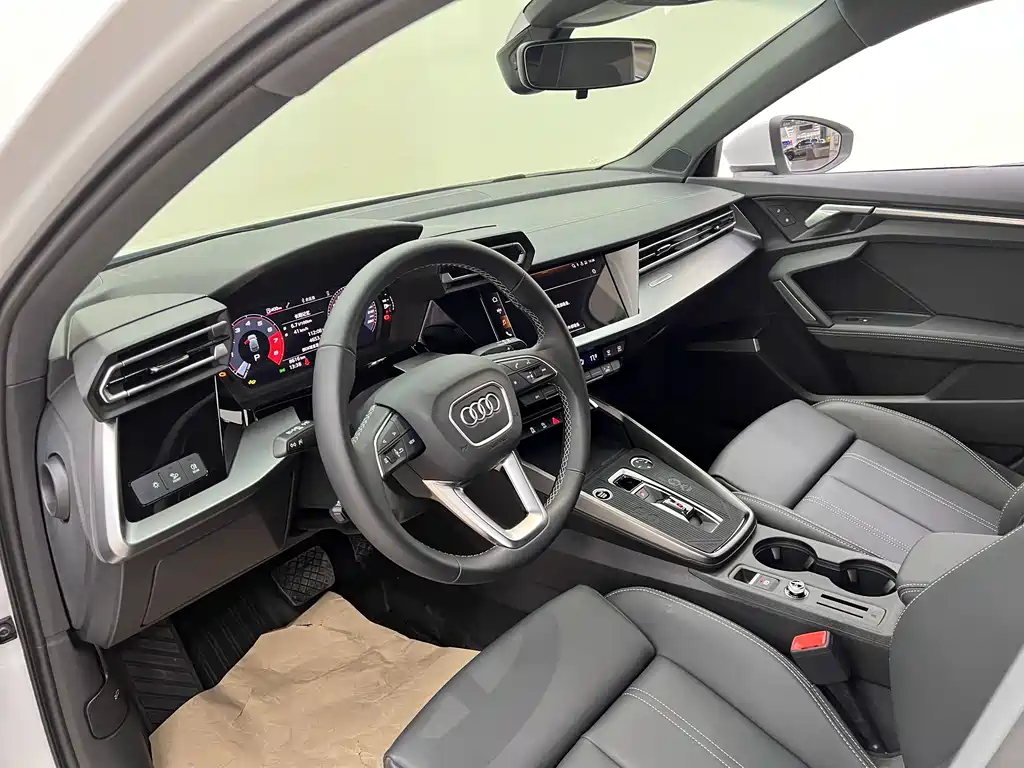 Audi A3 2024 — фото 12