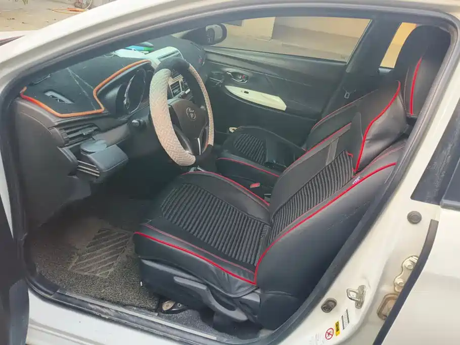 Toyota Yaris L 2015 — фото 9