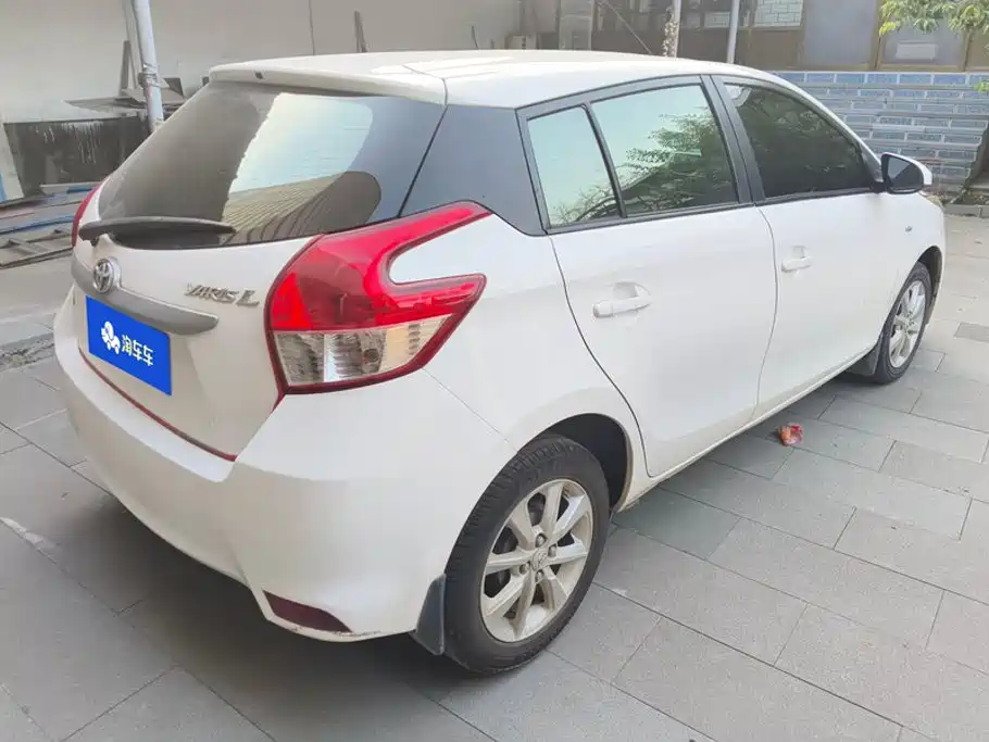 Toyota Yaris L 2015