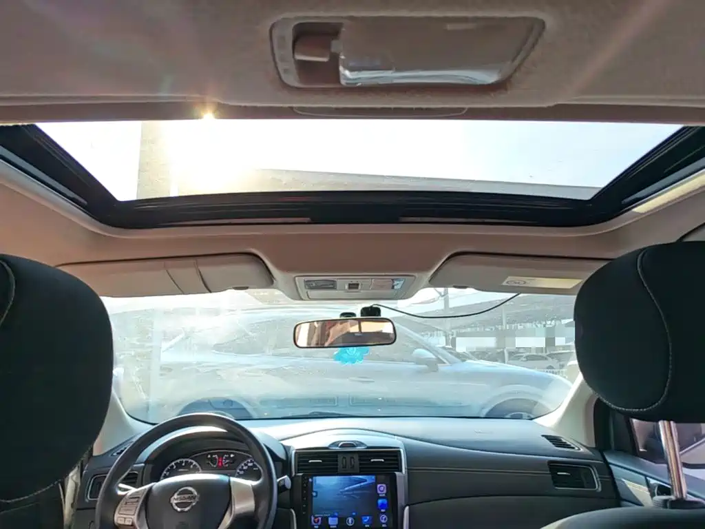 Nissan Tiida 2019 — фото 18