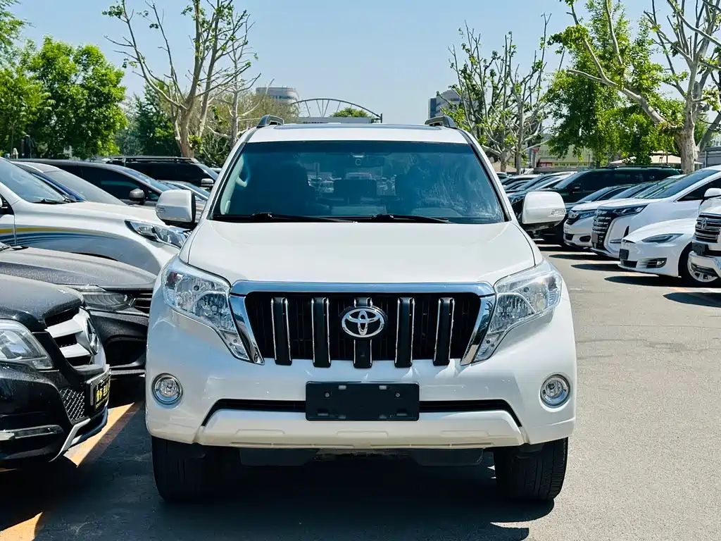 Toyota Prado 2017 — фото 2