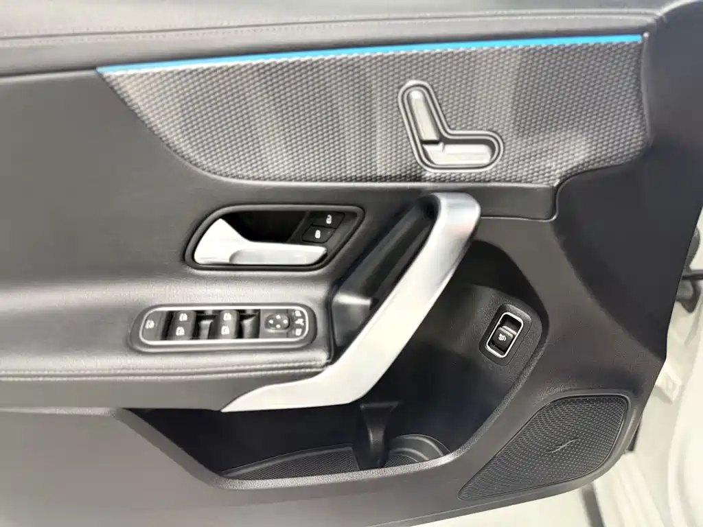 Mercedes-Benz A-Class 2019 — фото 13