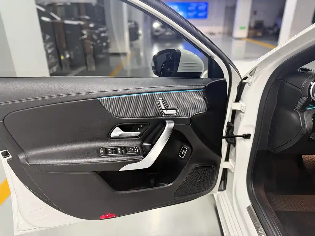 Mercedes-Benz A-Class 2019 — фото 14