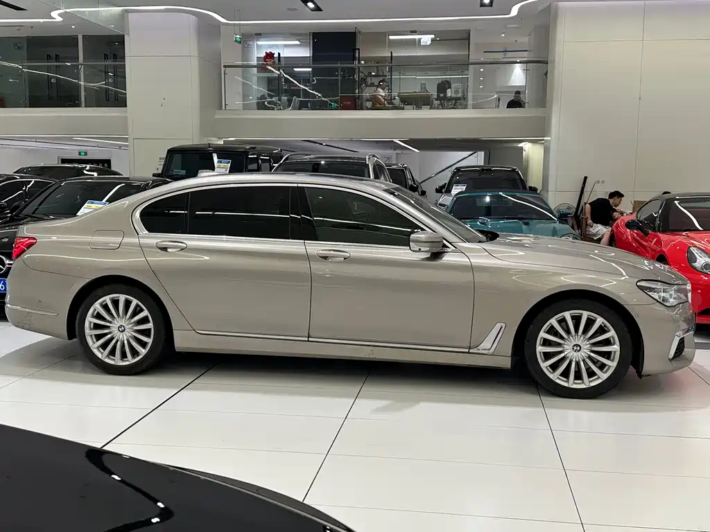 BMW 7 Series 2016 — фото 3
