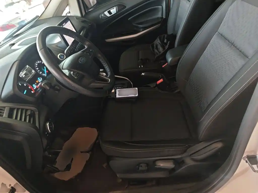 Ford EcoSport 2017 — фото 15