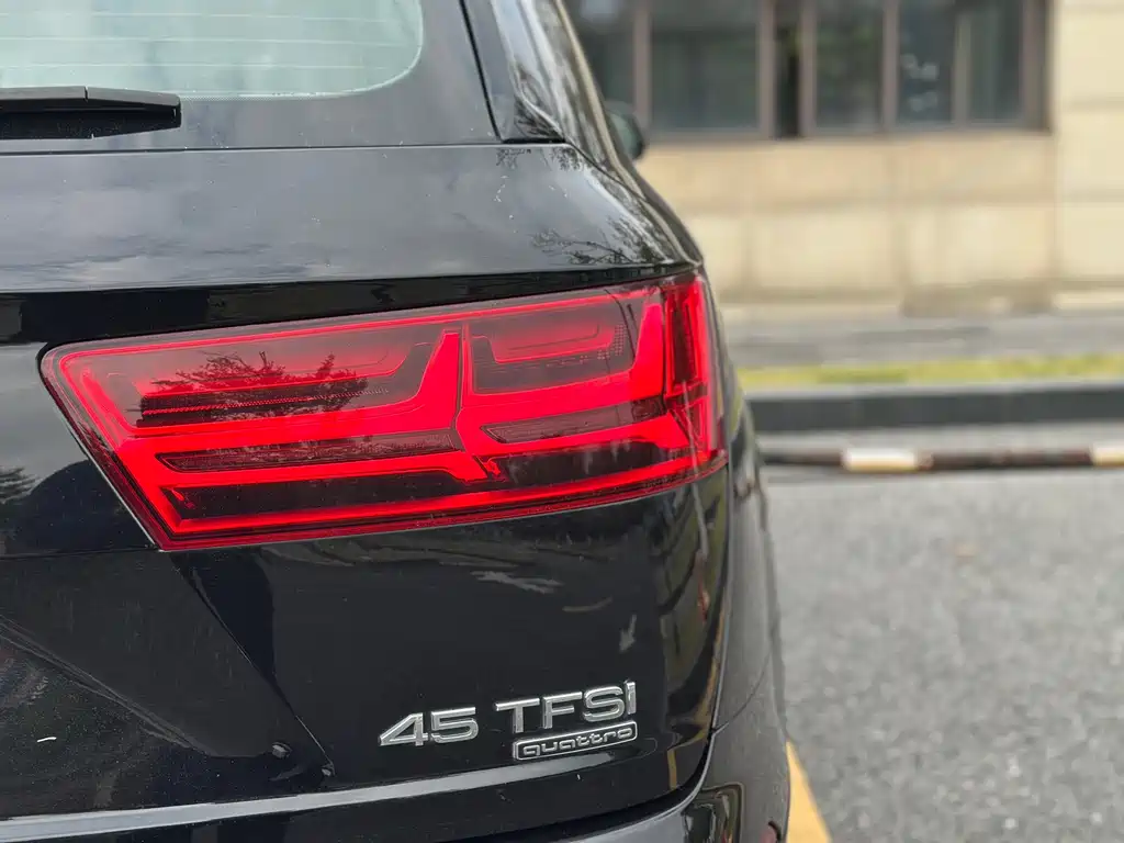 Audi Q7 2017 — фото 9