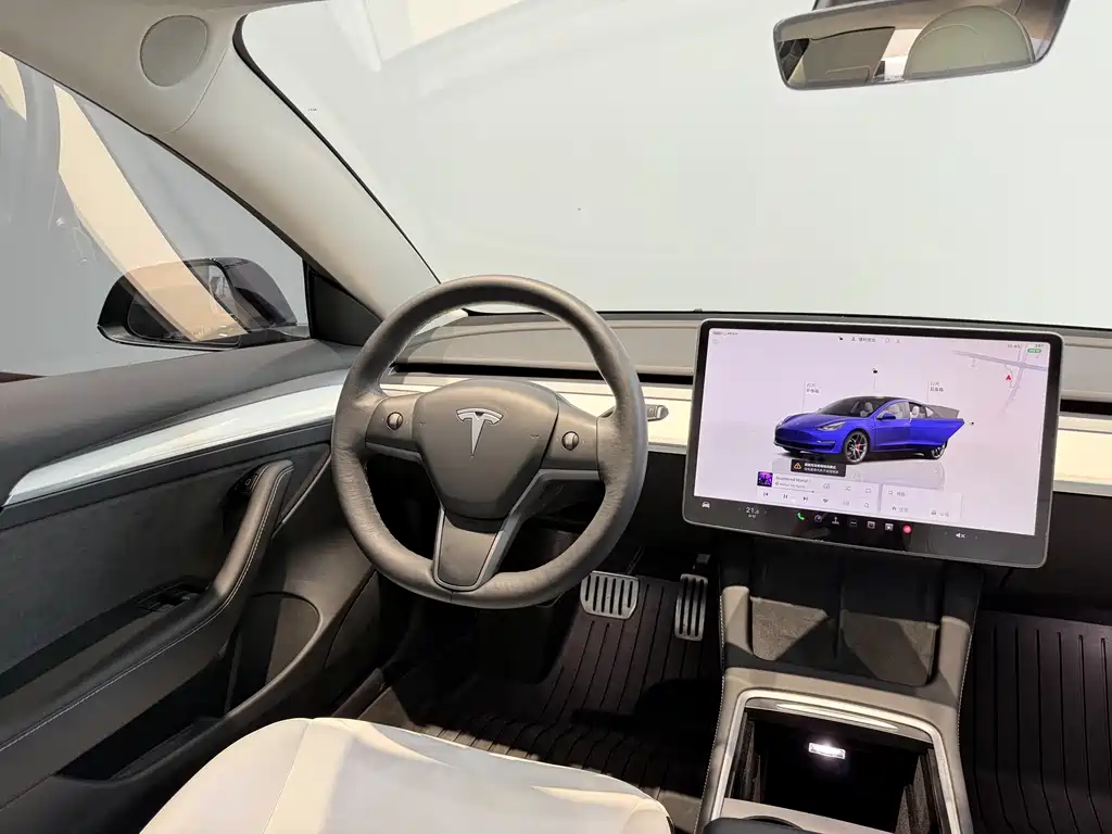 Tesla Model 3 2022 — фото 17