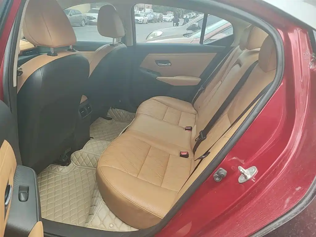 Nissan Sylphy 2019 — фото 17