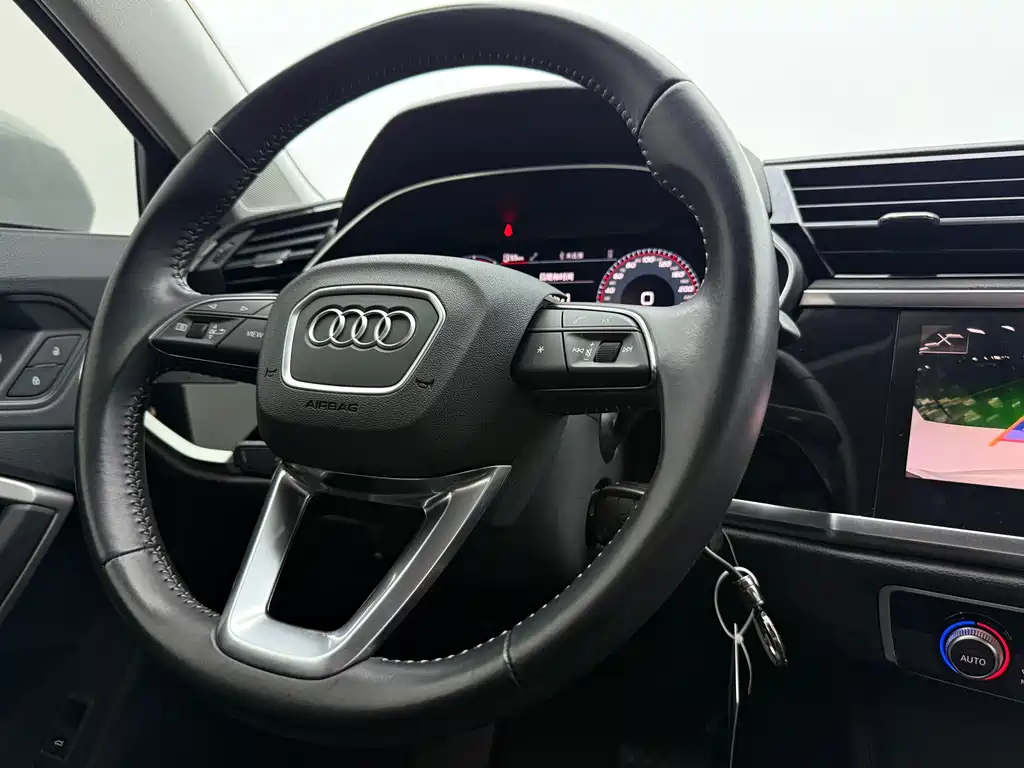 Audi Q3 2022 — фото 13