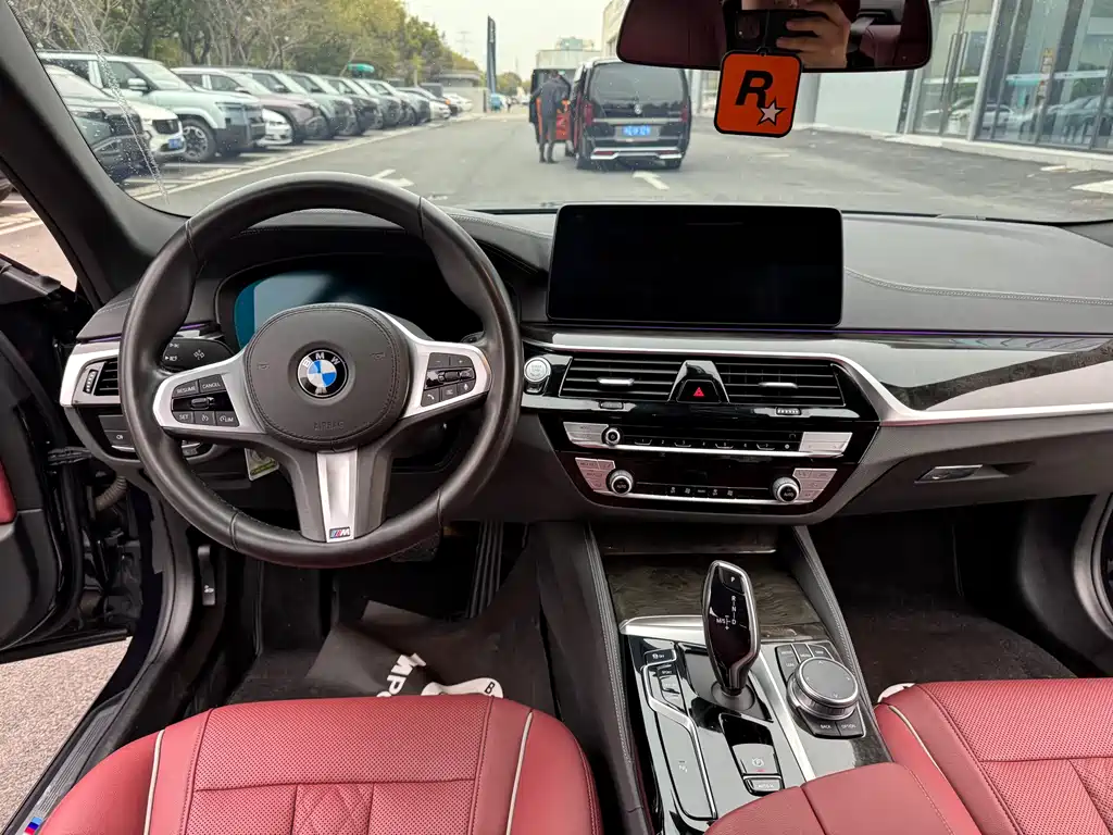 BMW 5 Series 2020 — фото 9