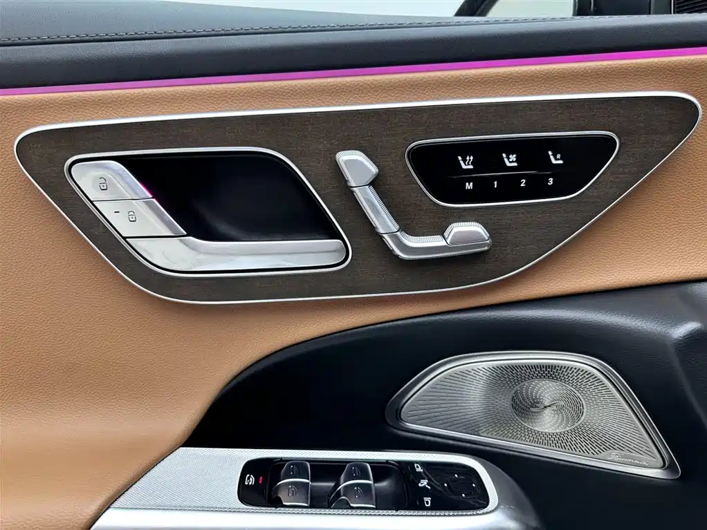 Mercedes-Benz E-Class 2025 — фото 15