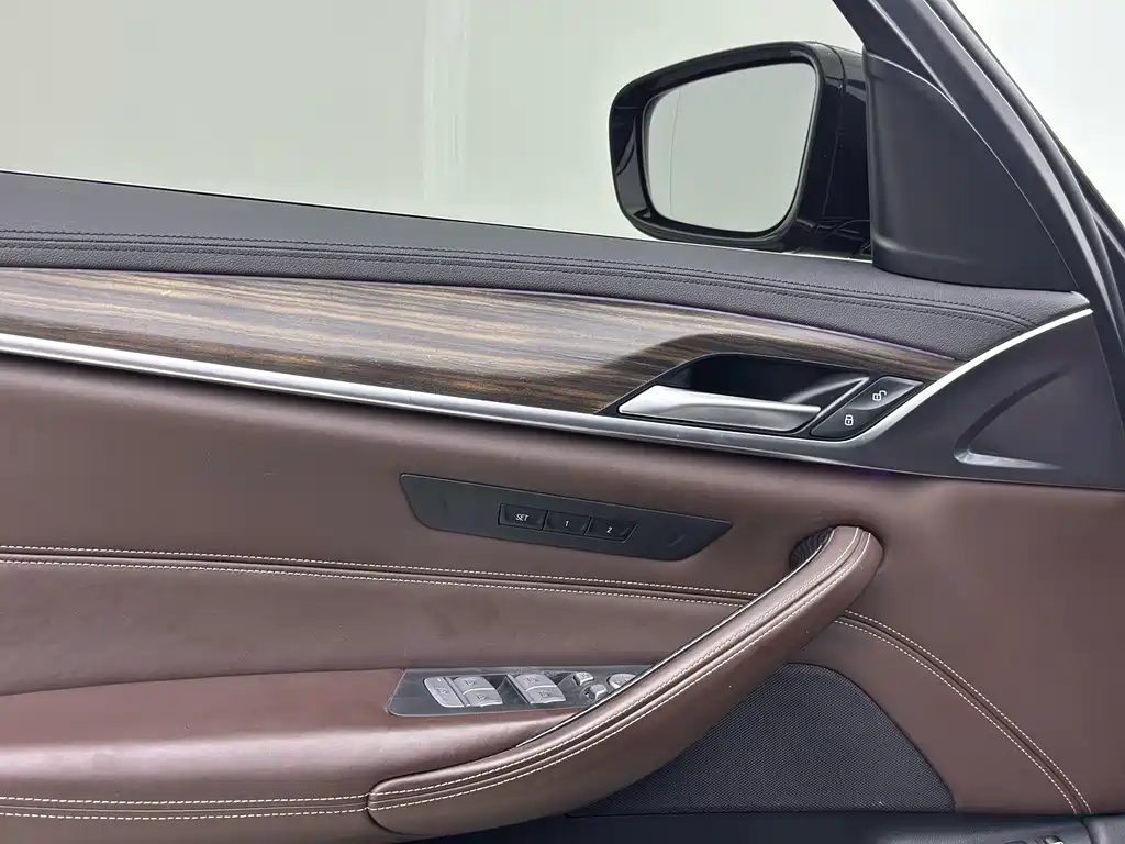 BMW 5 Series New Energy 2019 — фото 14