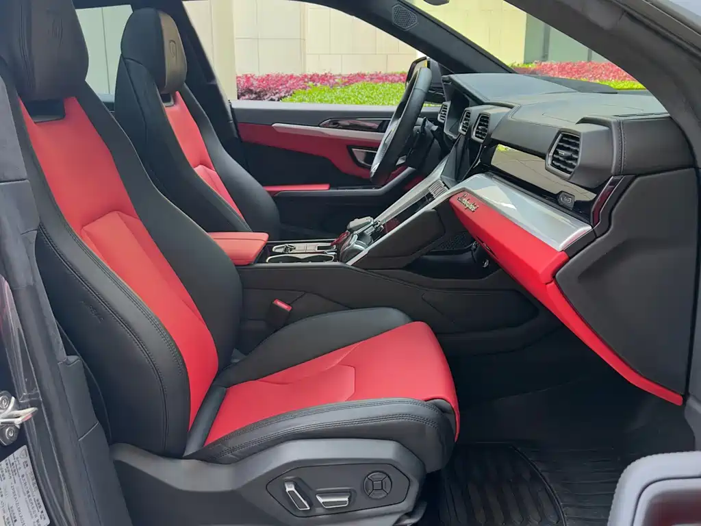Lamborghini Urus 2019 — фото 13