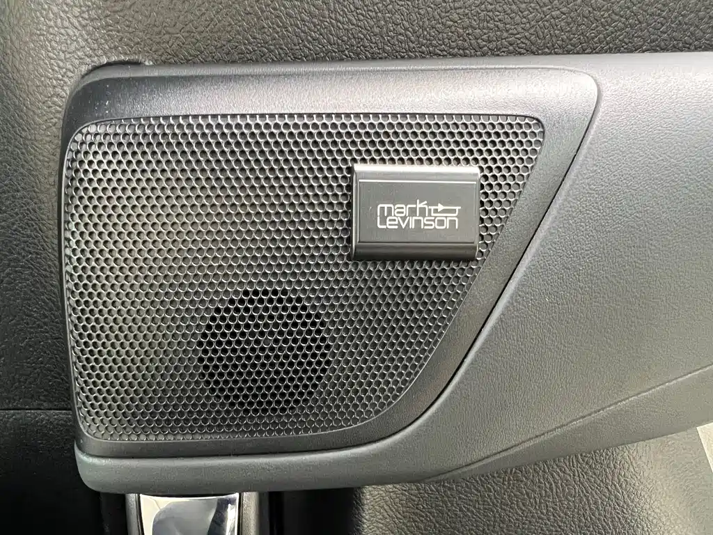 Lexus LM 2022 — фото 24