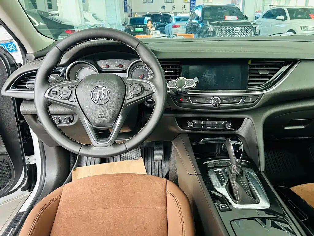 Buick Regal 2020 — фото 12