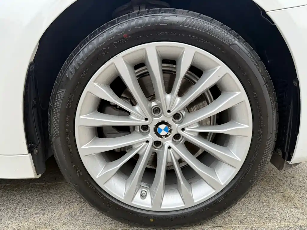 BMW 5 Series 2021 — фото 18
