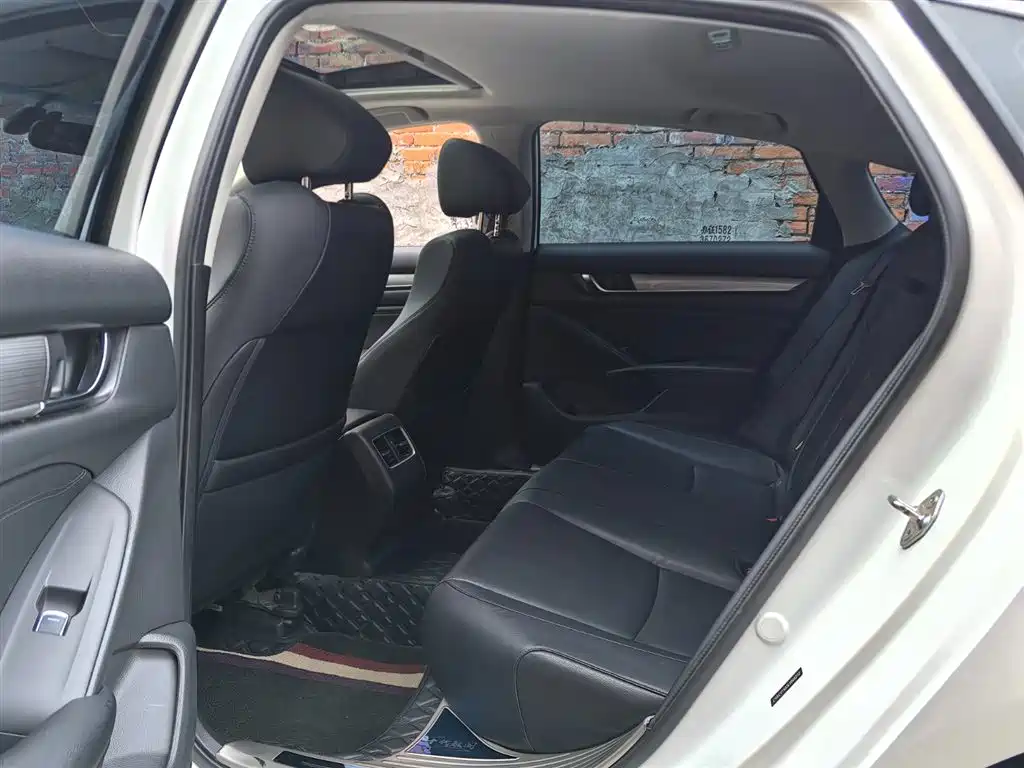 Honda Accord 2019 — фото 10