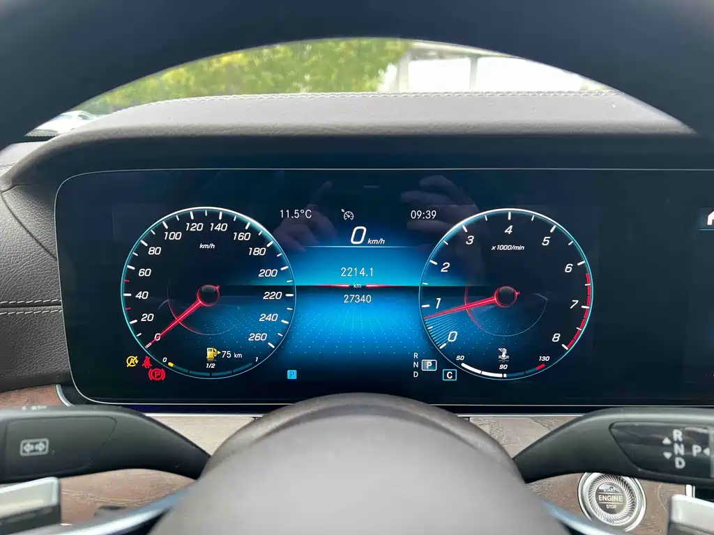 Mercedes-Benz E-Class 2022 — фото 18