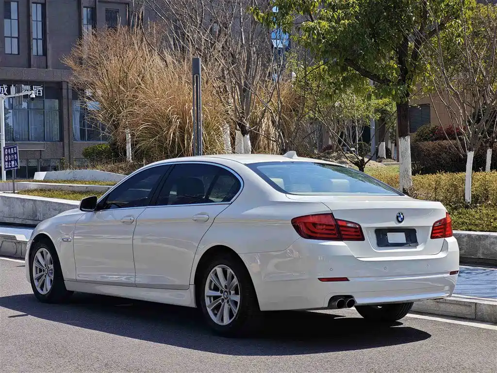 BMW 5 Series 2011 — фото 4