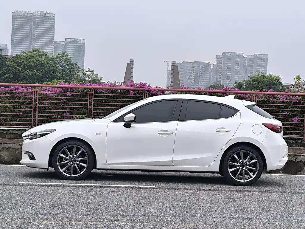 Mazda 3 Axela 2017