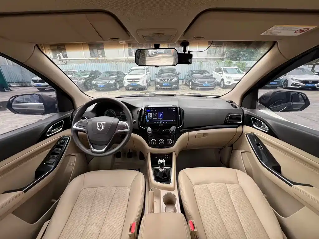 Baojun 730 2015