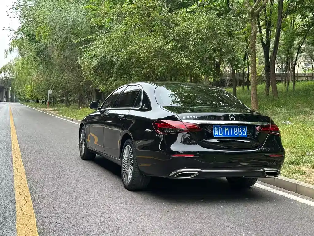 Mercedes-Benz E-Class 2023 — фото 4