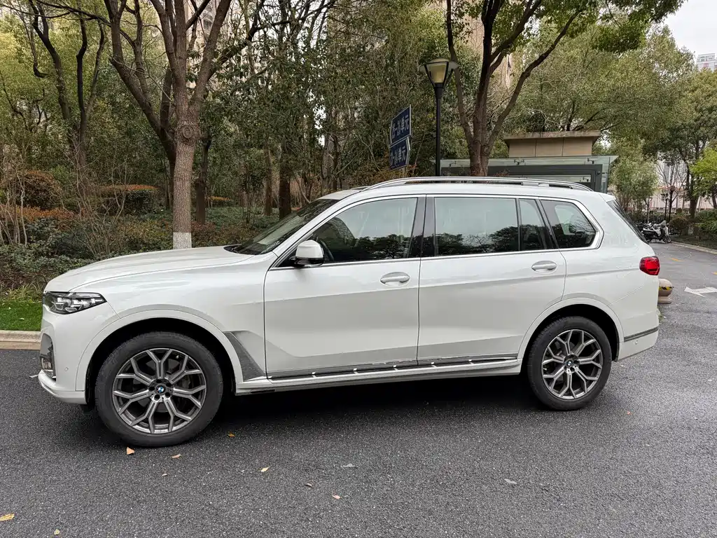 BMW X7 2022