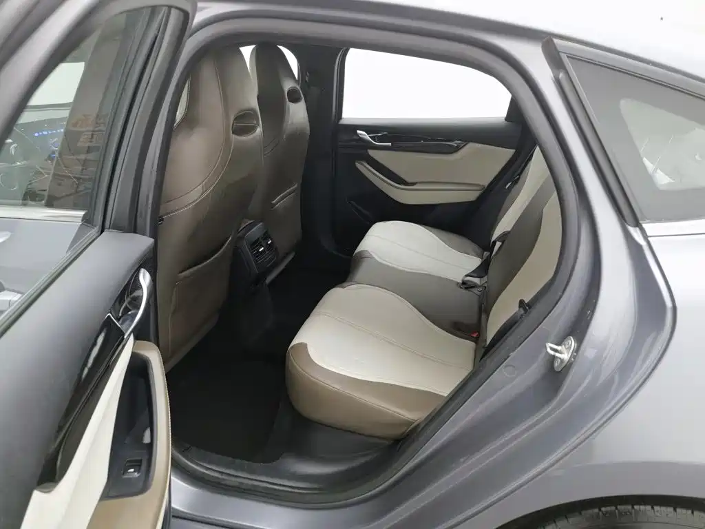BYD Qin PLUS 2023 — фото 15