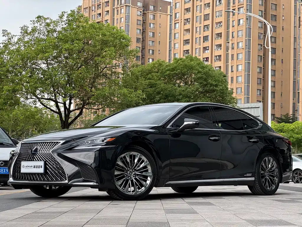 Lexus LS 2019 — фото 1