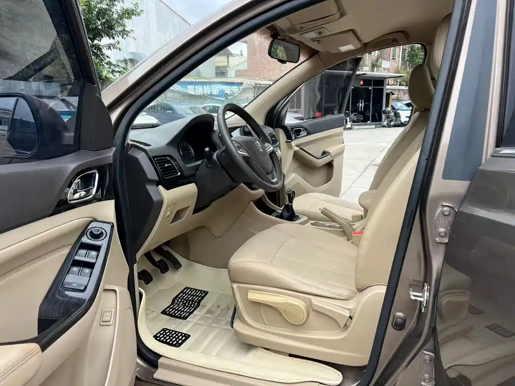 Baojun 730 2015