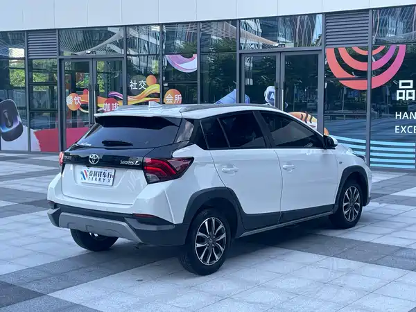 Toyota Yaris L 2022