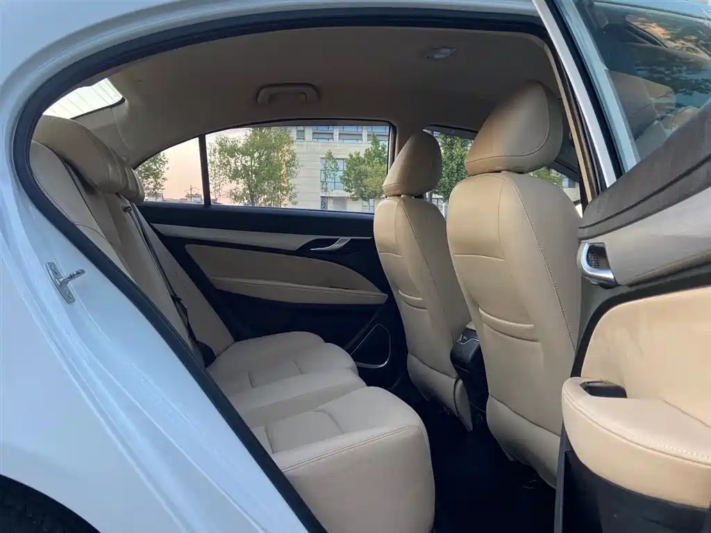 Geely Emgrand 2018